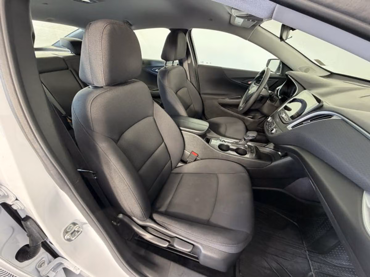 2024 Chevrolet Malibu LT Image 21