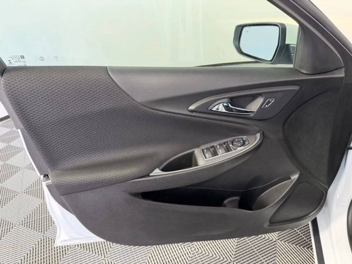 2024 Chevrolet Malibu LT Image 25