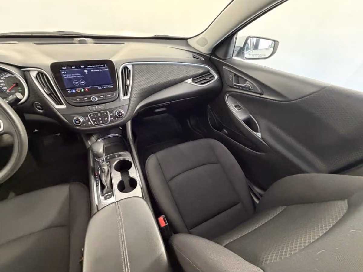2024 Chevrolet Malibu LT Image 30