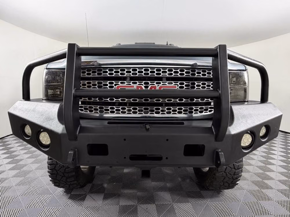 2011 GMC Sierra 3500HD Denali Pickup 4D 6 1/2 ft Crew Cab Image 3