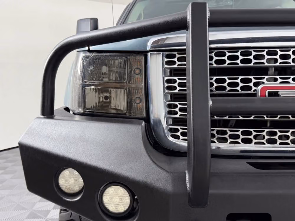 2011 GMC Sierra 3500HD Denali Pickup 4D 6 1/2 ft Crew Cab Image 4