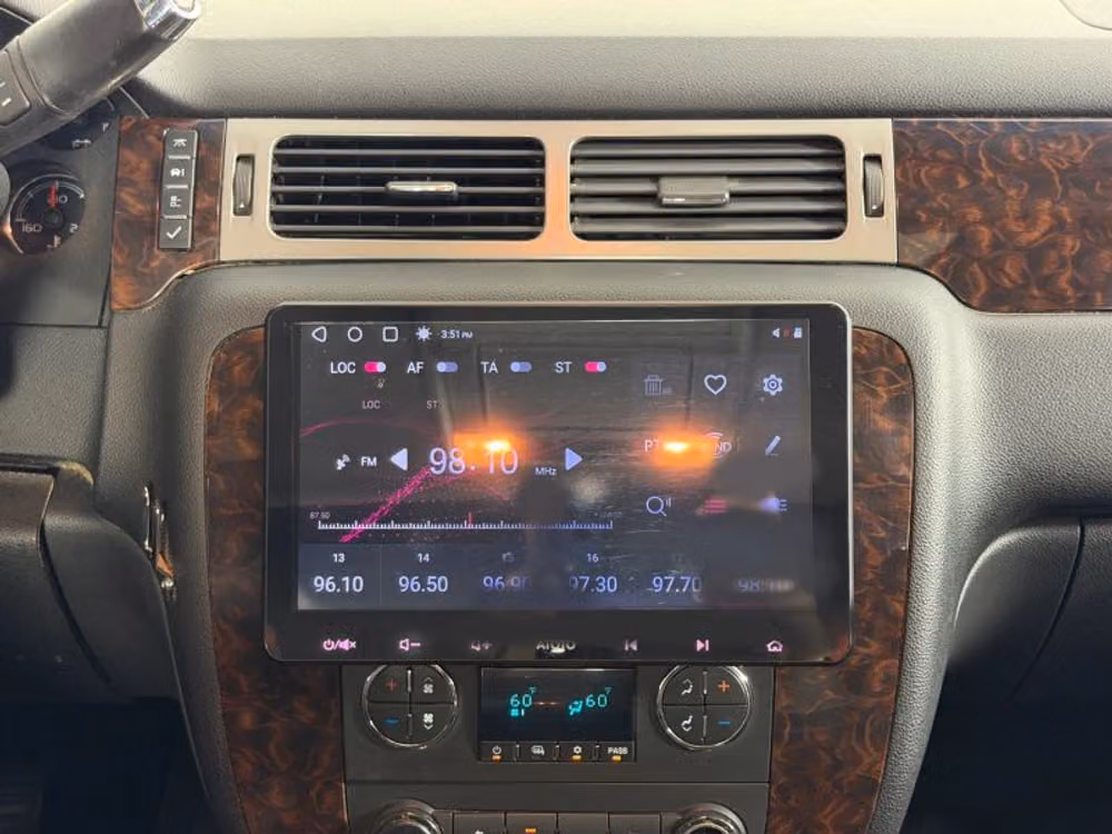 2011 GMC Sierra 3500HD Denali Pickup 4D 6 1/2 ft Crew Cab Image 23