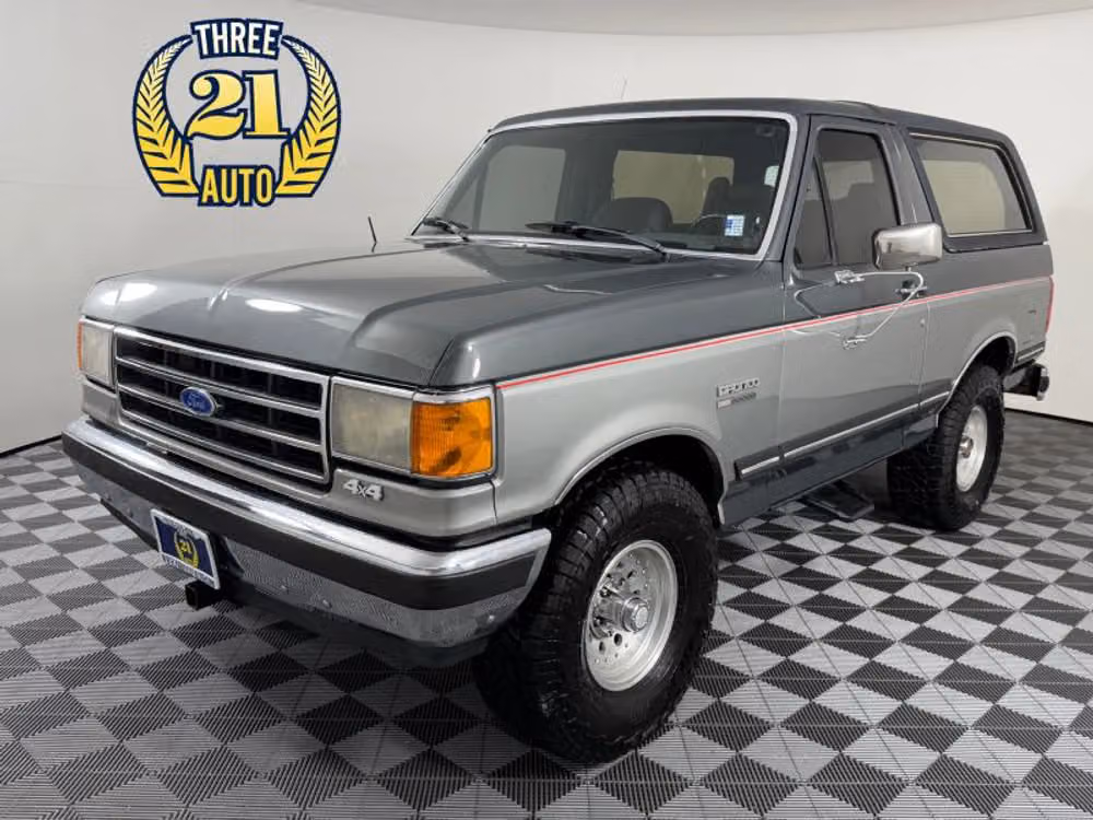 1990 Ford Bronco XLT Image 1