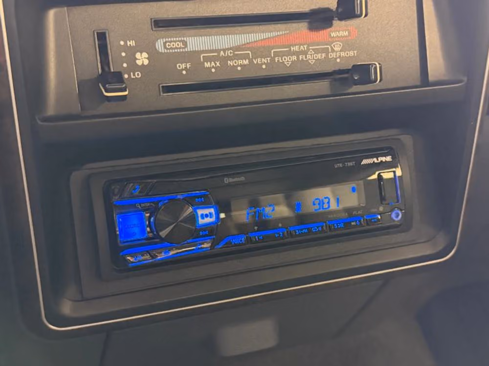 1990 Ford Bronco XLT Image 13