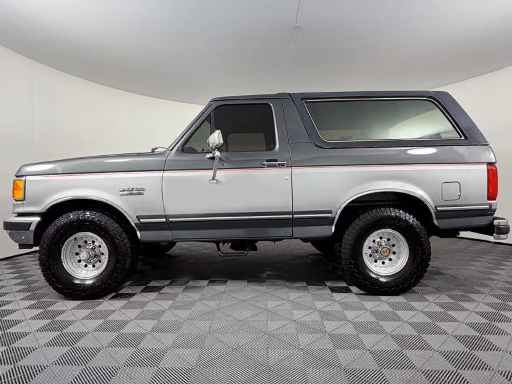1990 Ford Bronco XLT Image 5