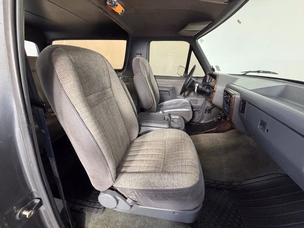1990 Ford Bronco XLT Image 26