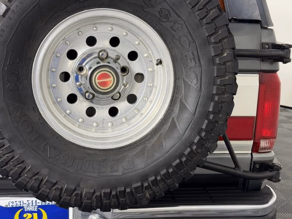 1990 Ford Bronco XLT Image 19