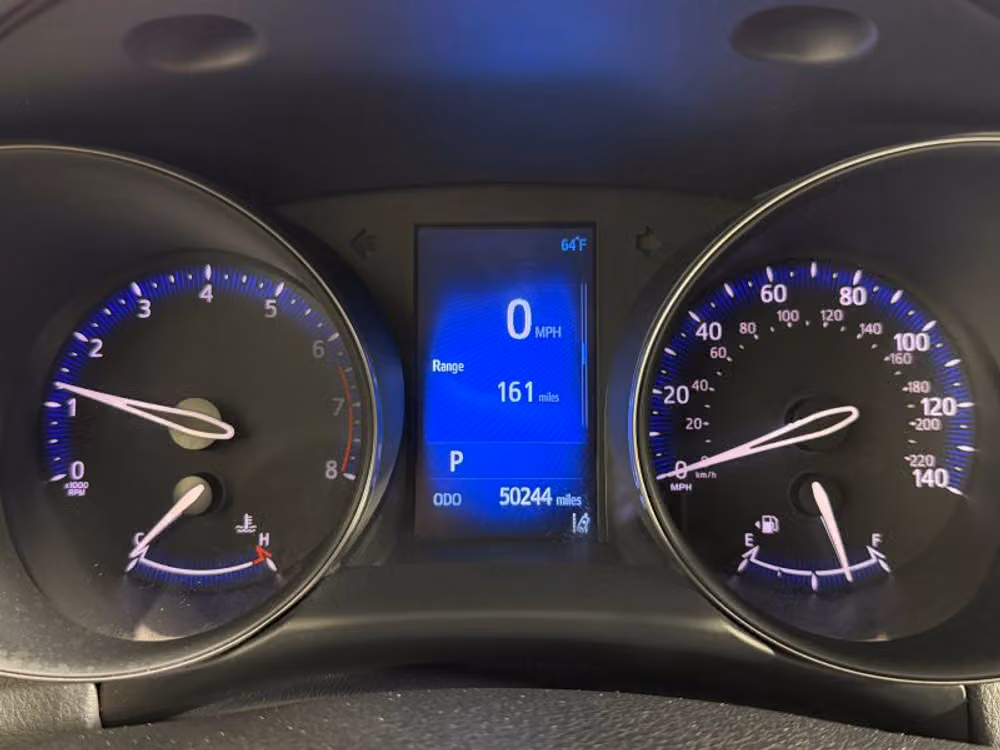 2018 Toyota C-HR XLE Crossover Image 38