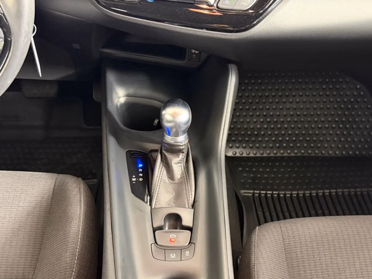 2018 Toyota C-HR XLE Crossover Image 27