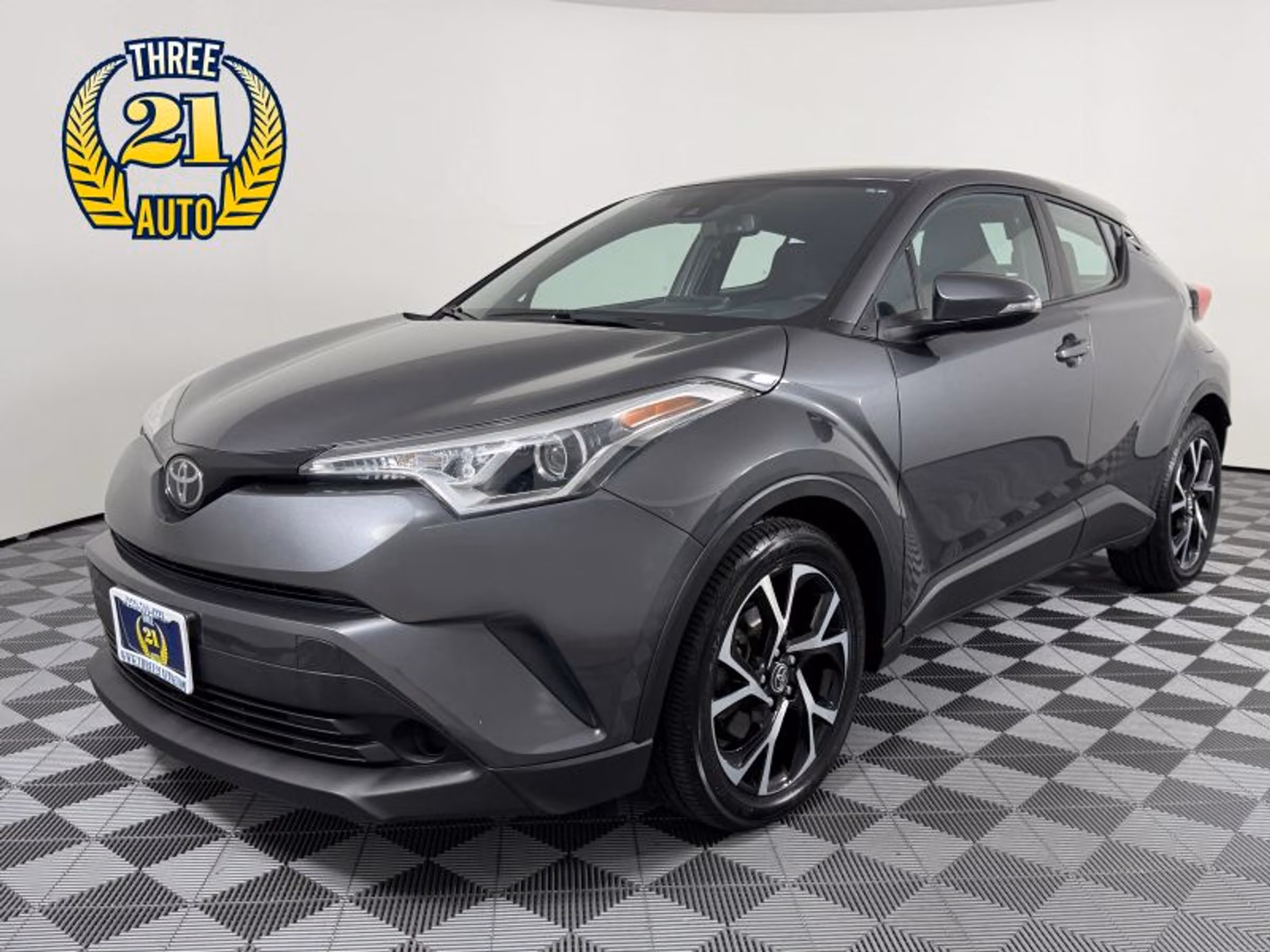 2018 Toyota C-HR XLE Crossover Image 1