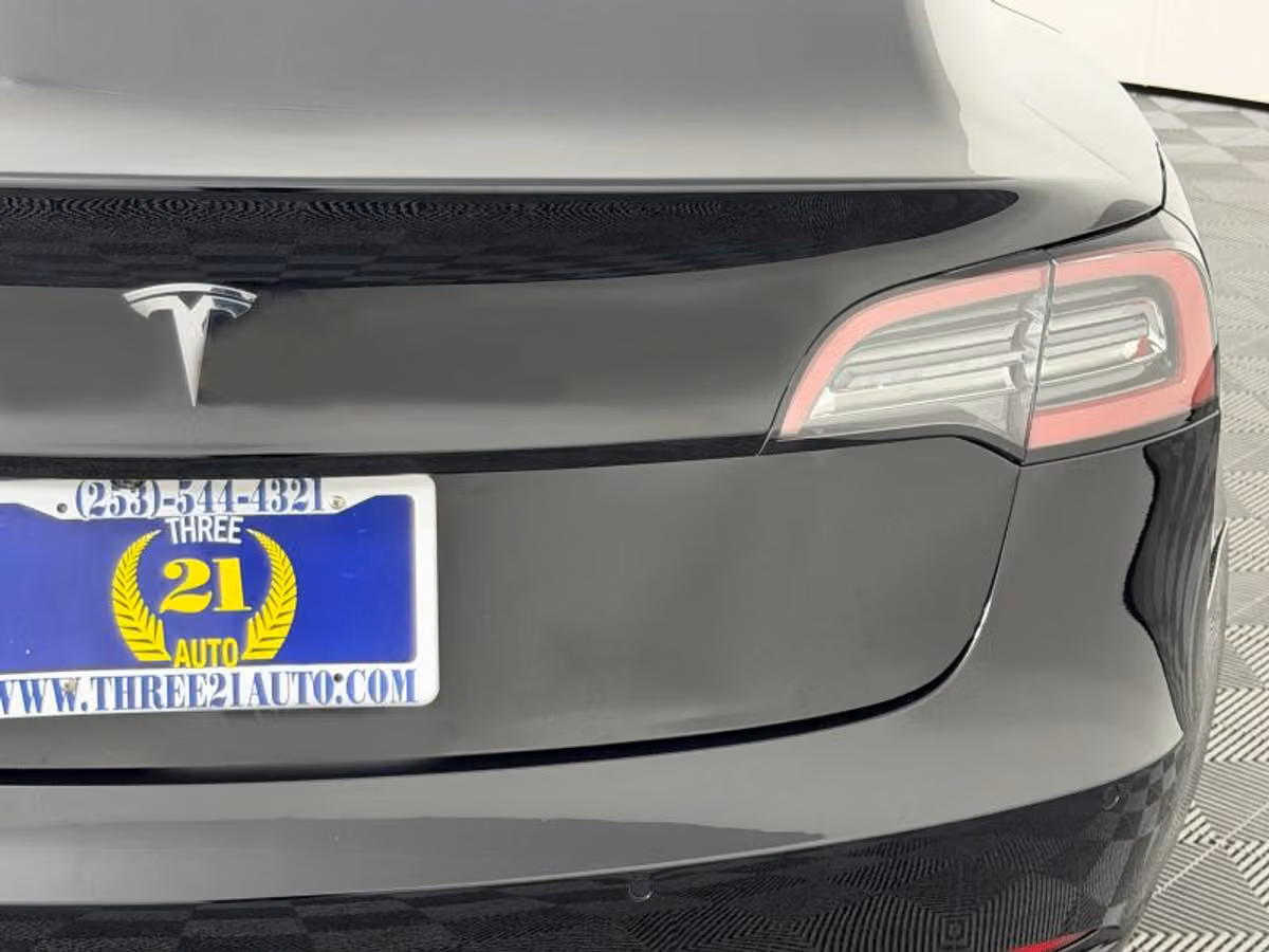 2019 Tesla Model 3 Standard Range Plus Image 9