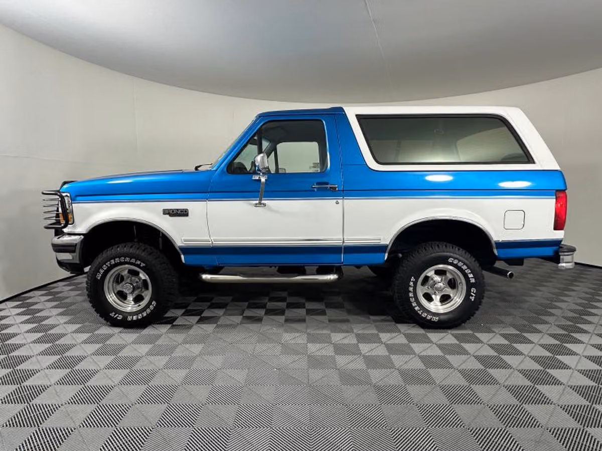 1994 Ford Bronco Sport Utility 2D Image 14