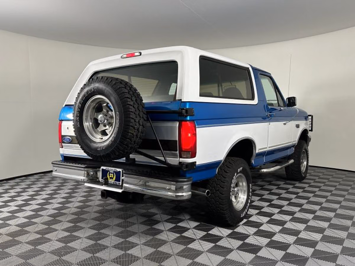 1994 Ford Bronco Sport Utility 2D Image 9
