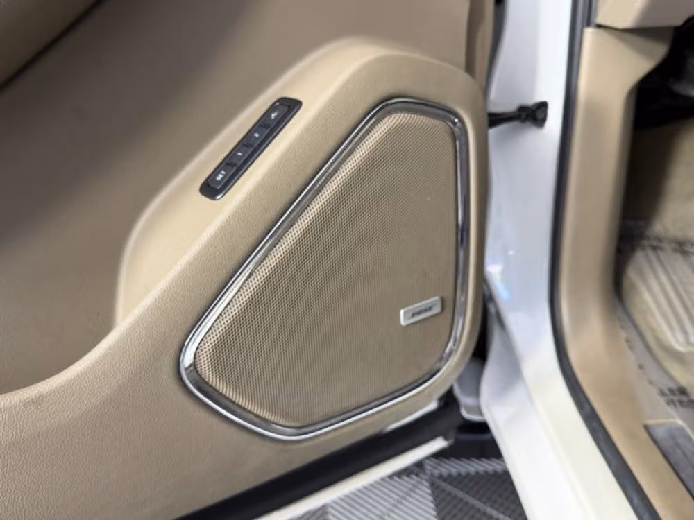 2018 Chevrolet Suburban Premier Image 38