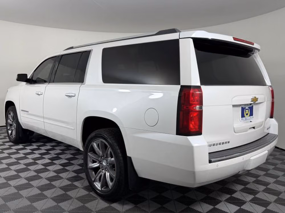 2018 Chevrolet Suburban Premier Image 8