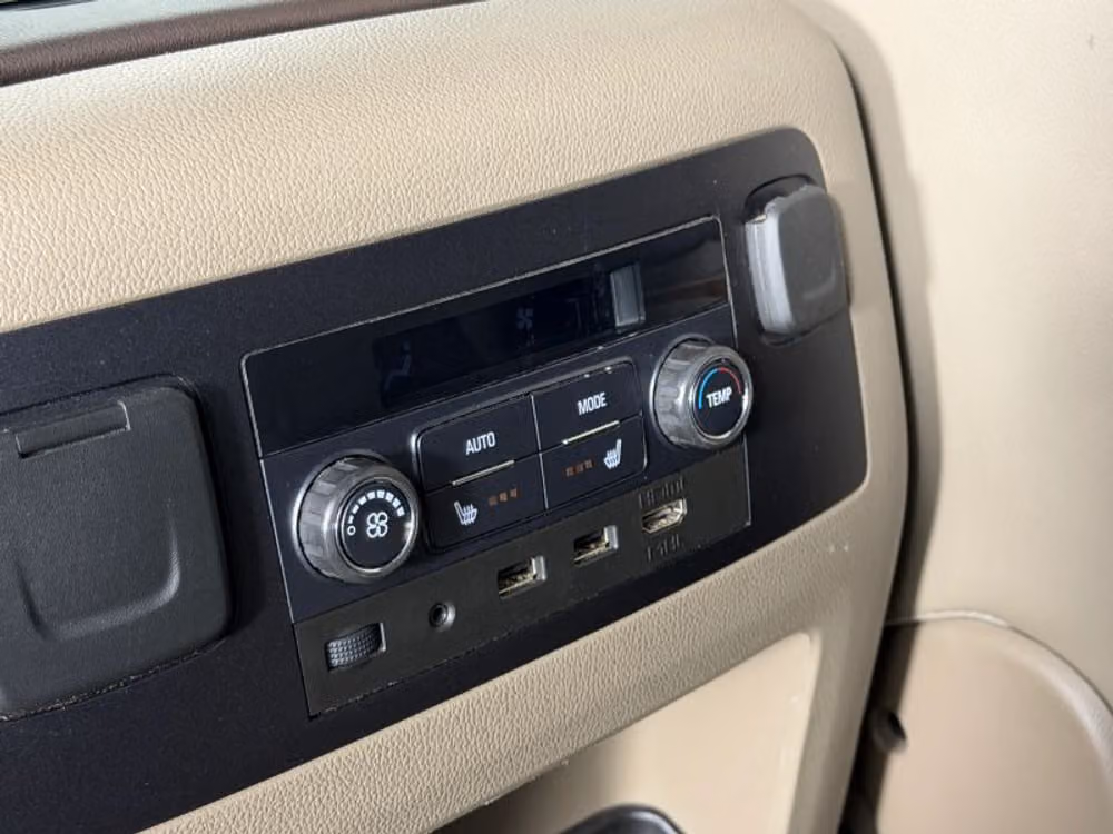 2018 Chevrolet Suburban Premier Image 44