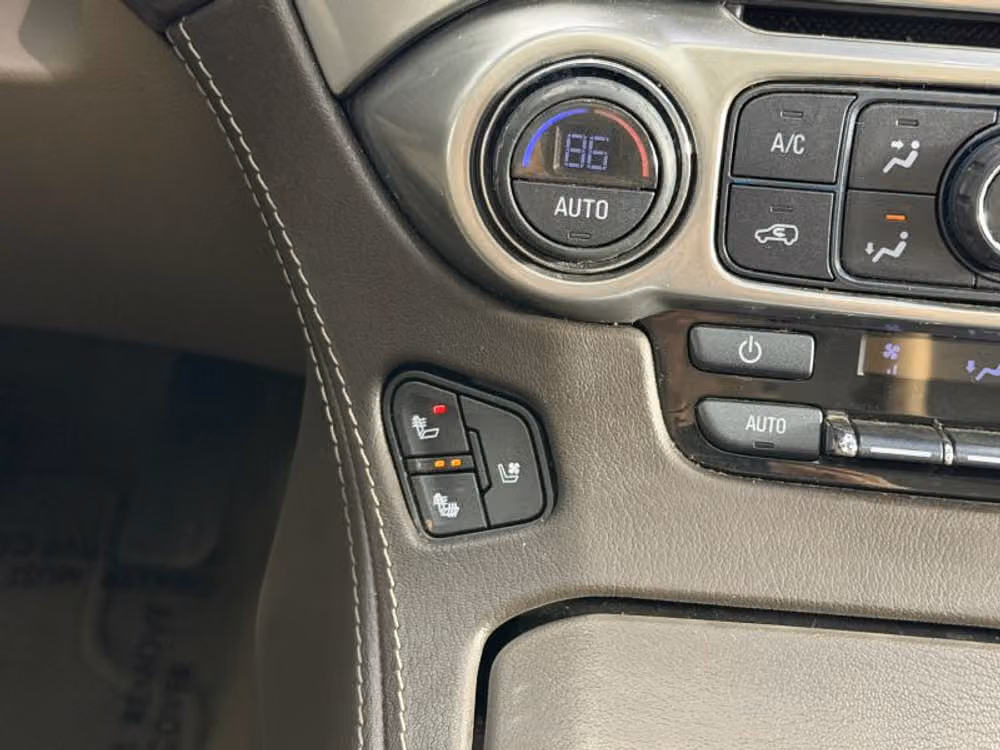 2018 Chevrolet Suburban Premier Image 32