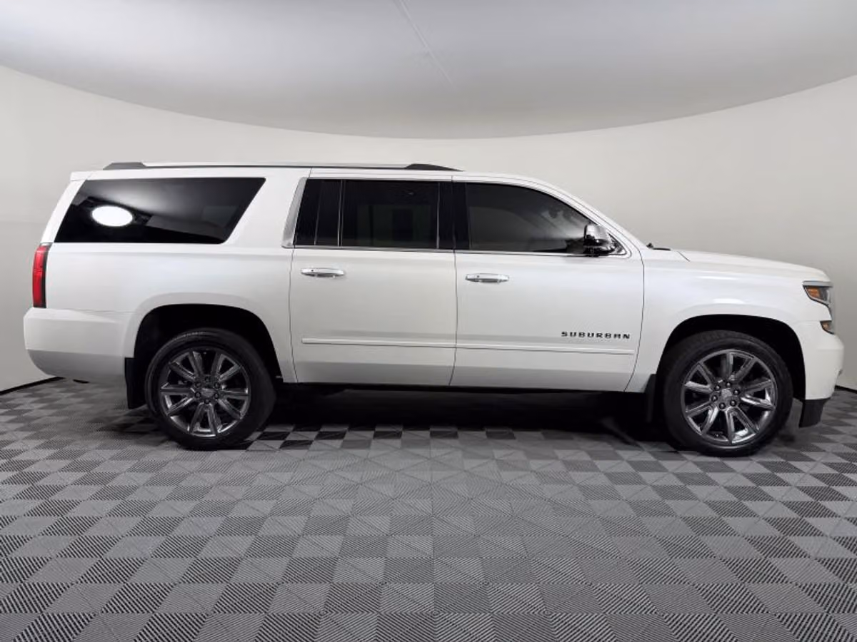 2018 Chevrolet Suburban Premier Image 13
