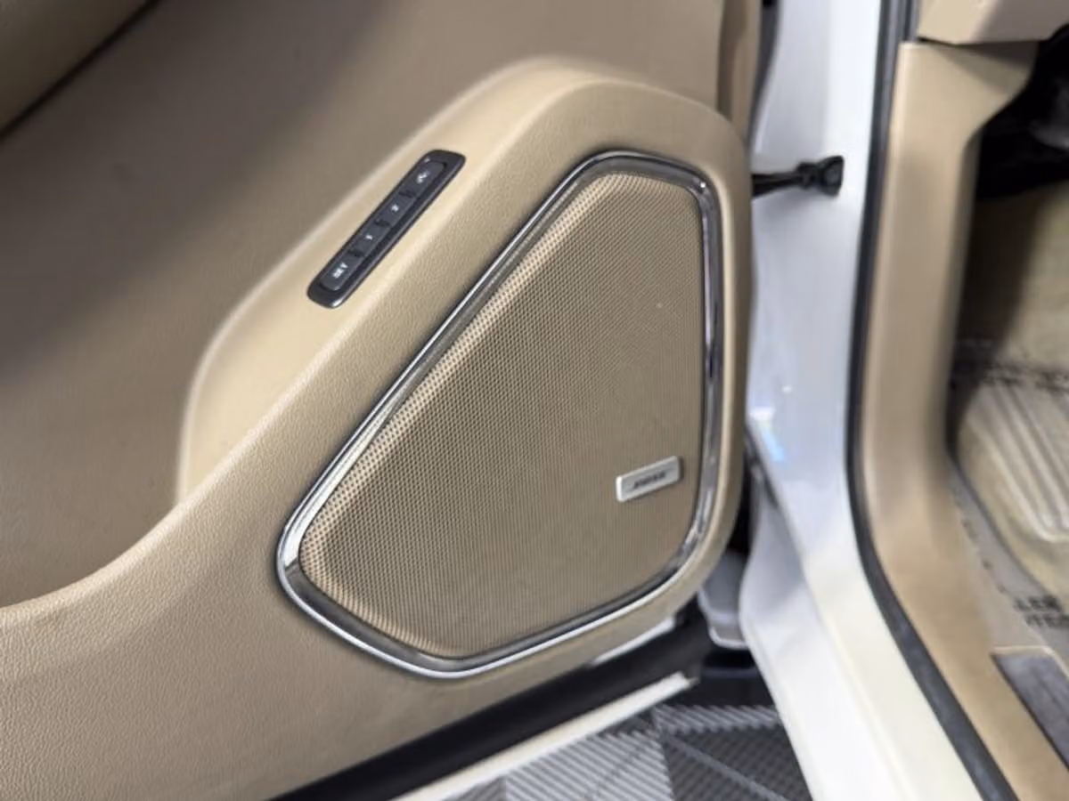 2018 Chevrolet Suburban Premier Image 38