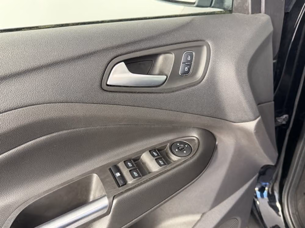 2018 Ford Escape SEL Image 32