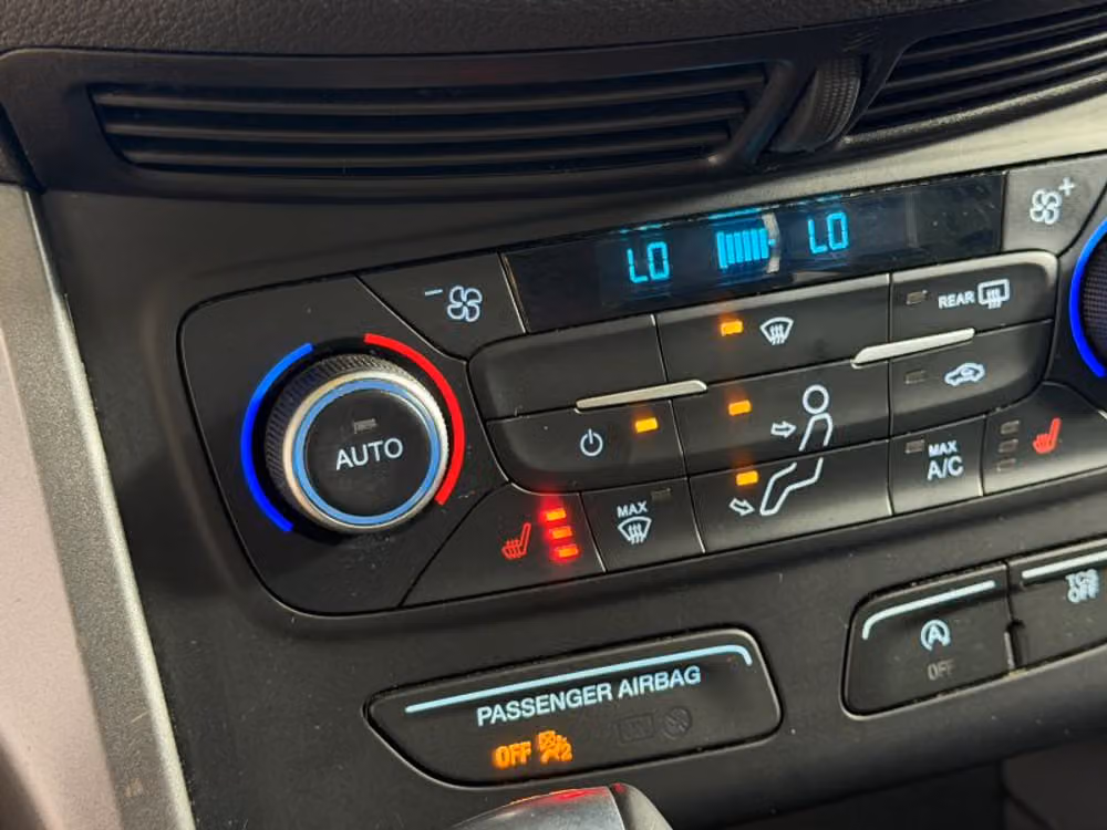2018 Ford Escape SEL Image 28