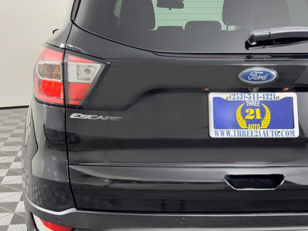 2018 Ford Escape SEL Image 10