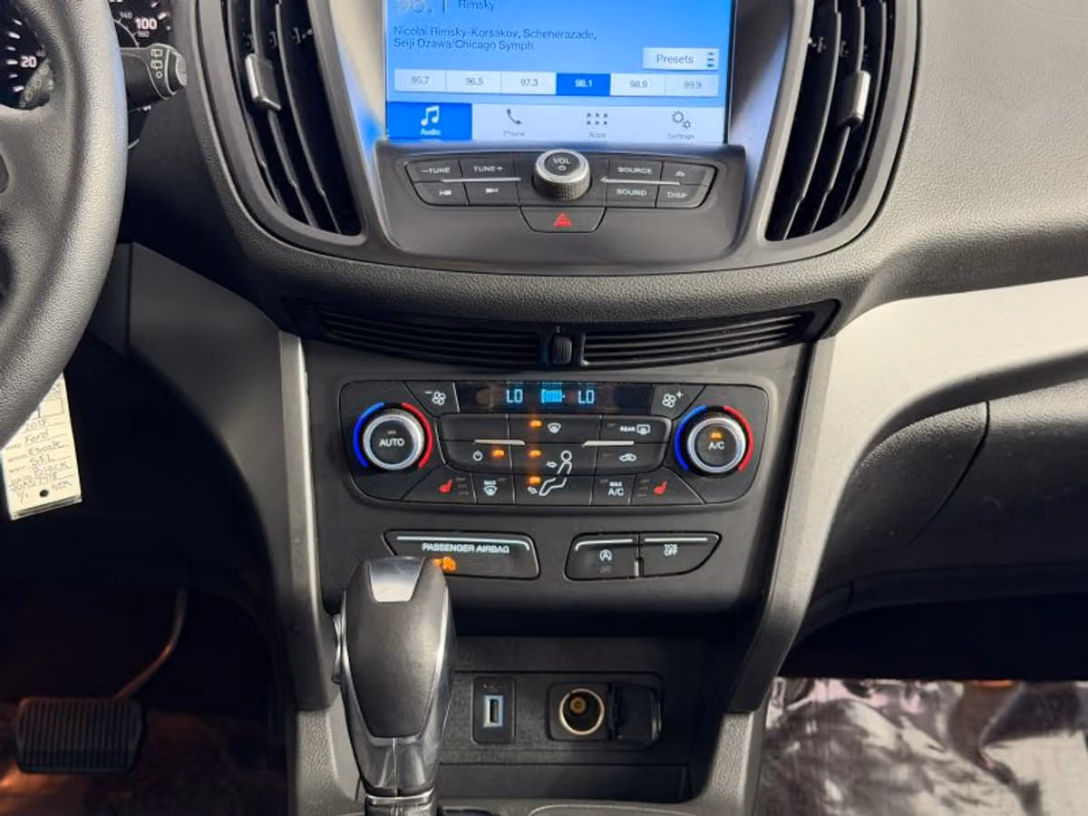 2018 Ford Escape SEL Image 26