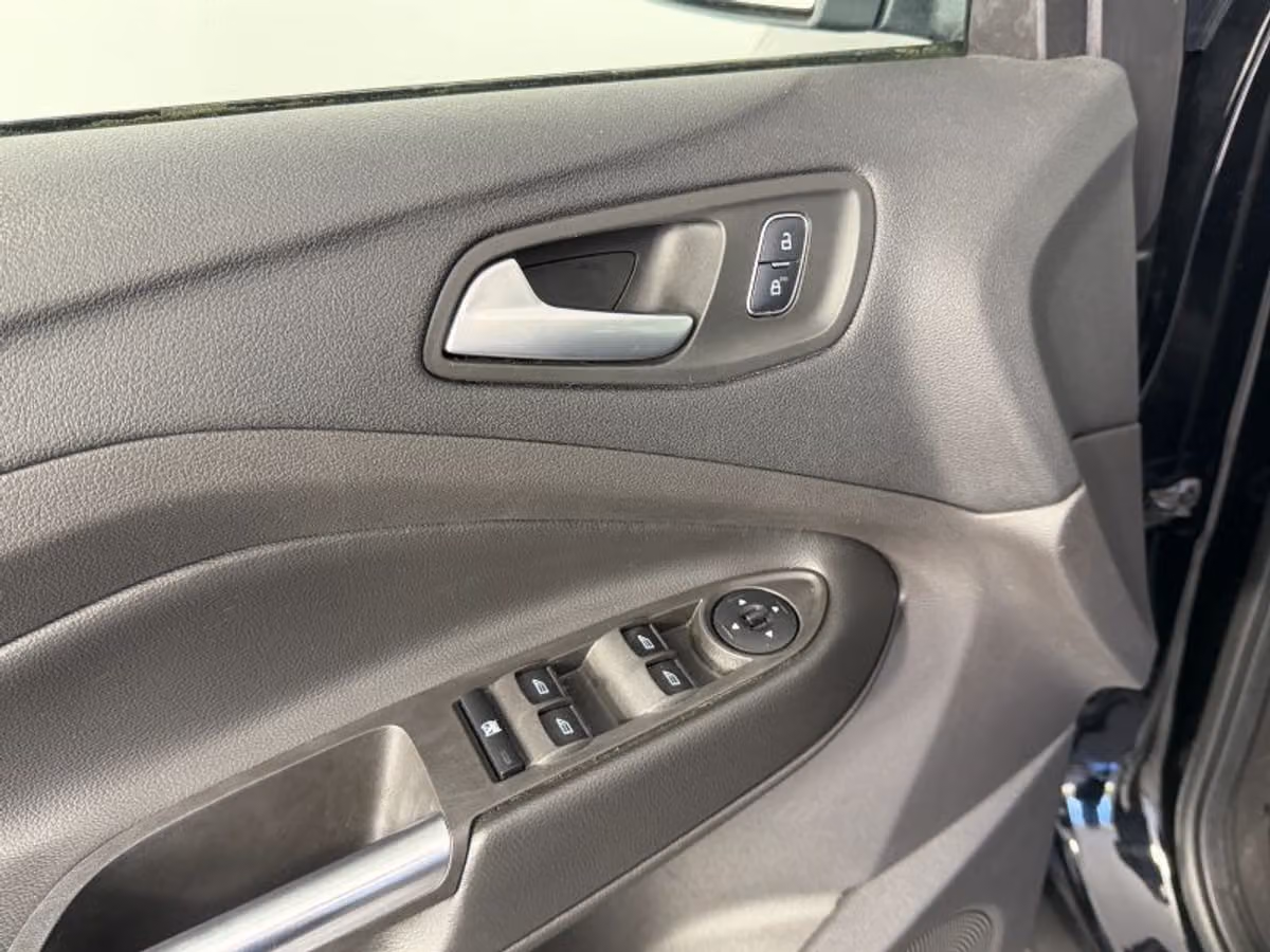 2018 Ford Escape SEL Image 32