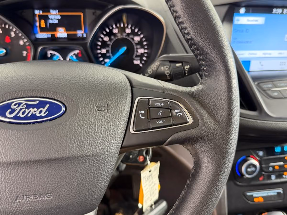2018 Ford Escape SEL Image 24