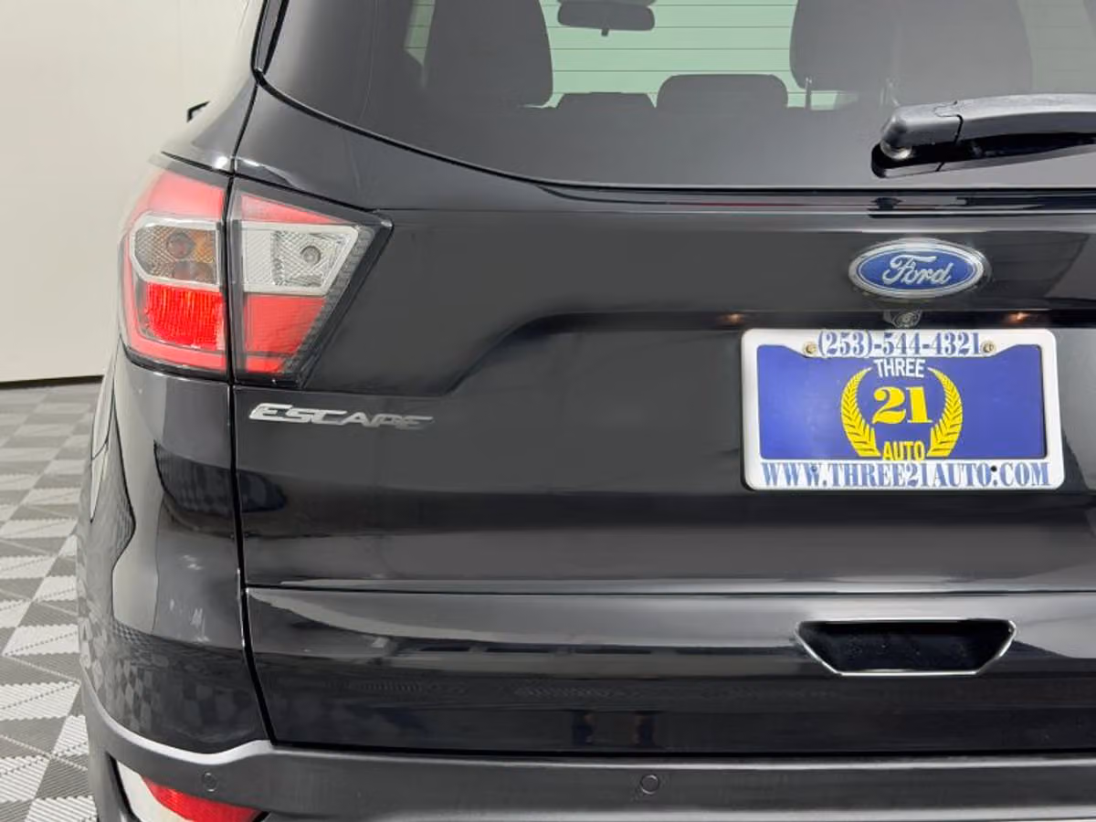 2018 Ford Escape SEL Image 10