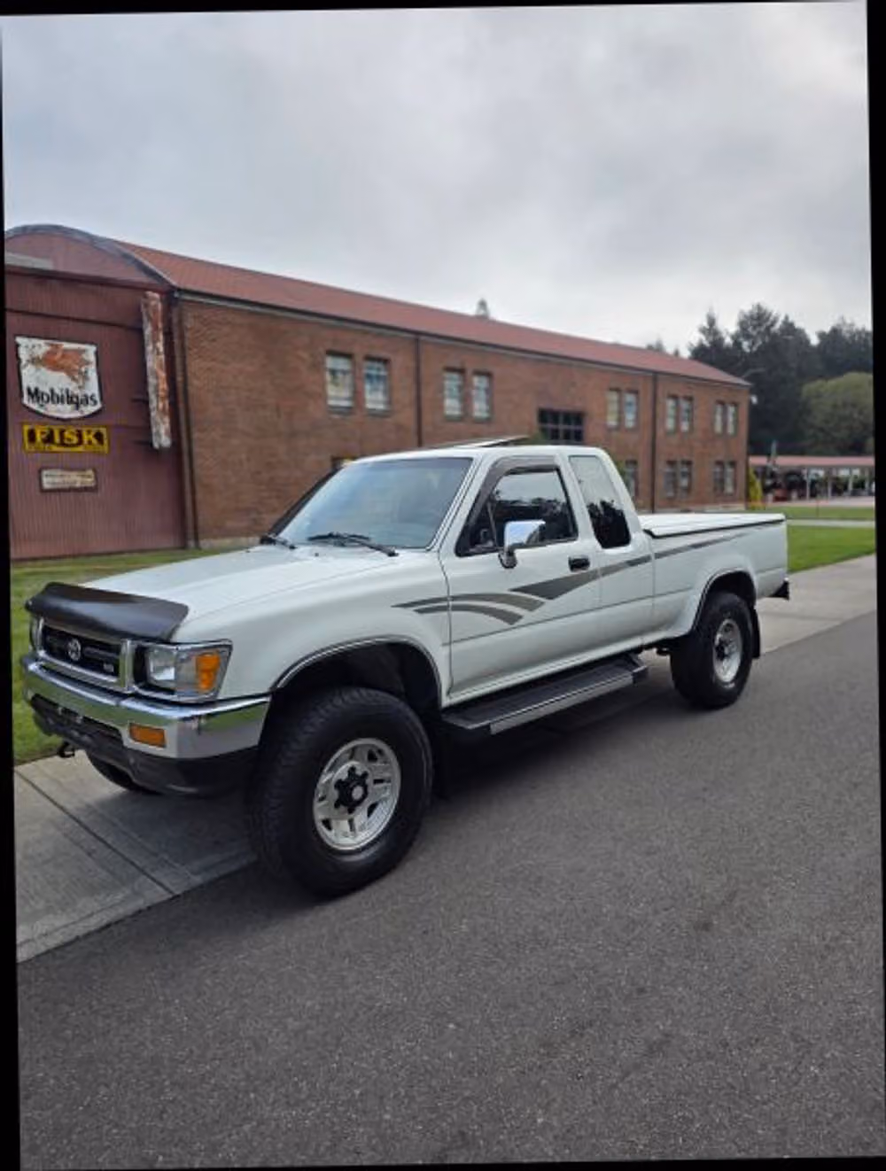1992 Toyota Pickup SR5 Extended Cab Image 1