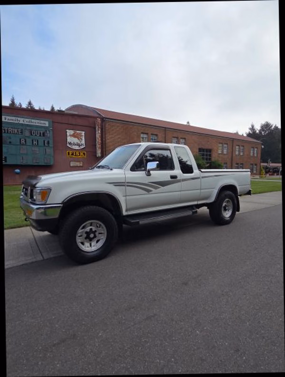 1992 Toyota Pickup SR5 Extended Cab Image 2