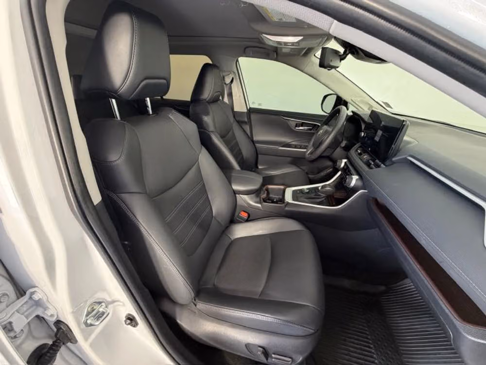 2024 Toyota RAV4 Hybrid Limited Image 24