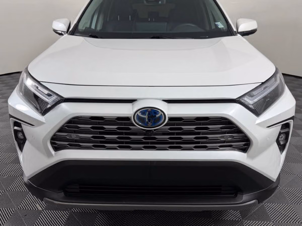 2024 Toyota RAV4 Hybrid Limited Image 3