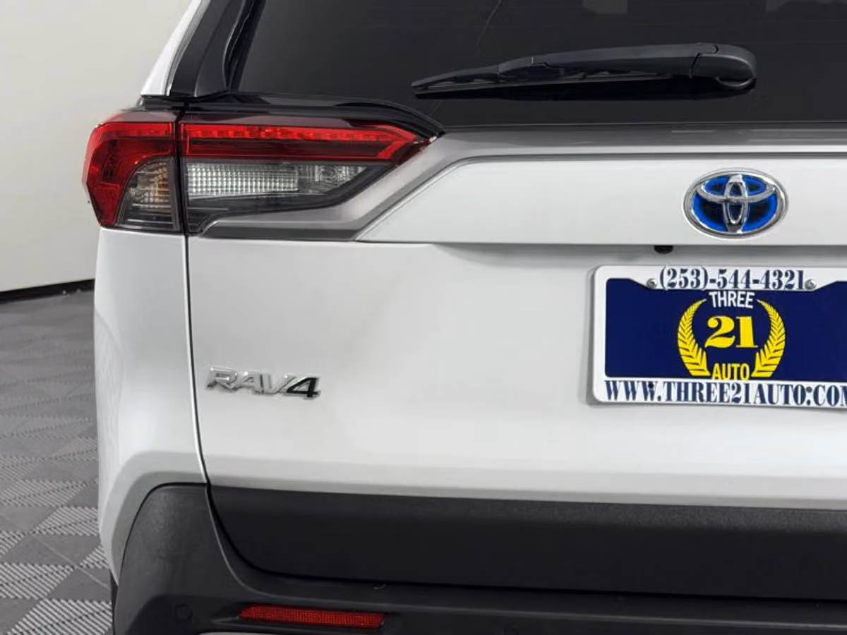 2024 Toyota RAV4 Hybrid Limited Image 9
