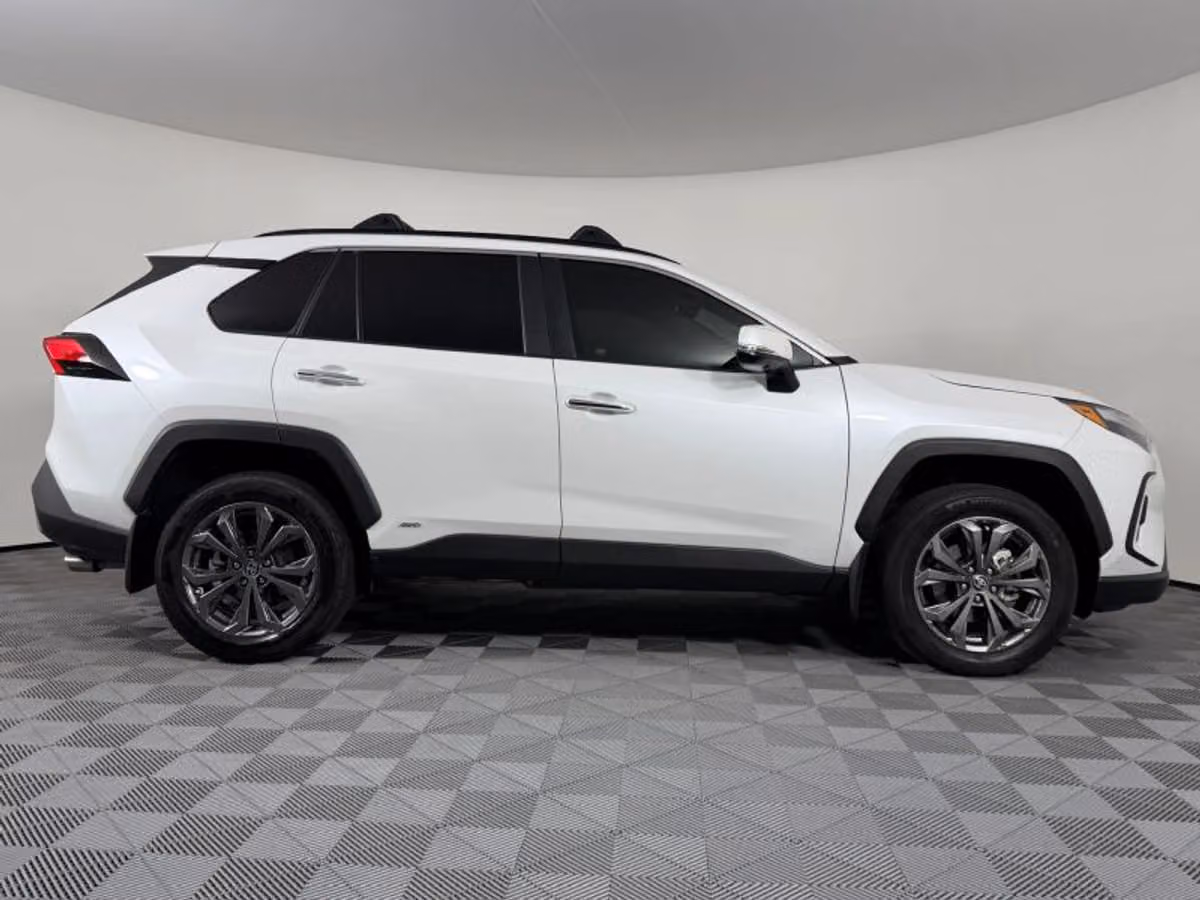 2024 Toyota RAV4 Hybrid Limited Image 18
