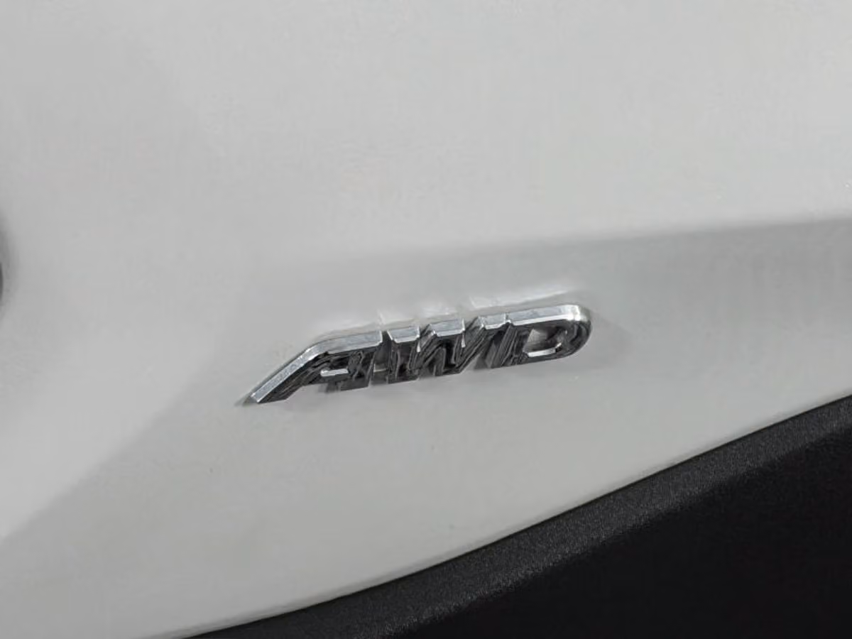 2024 Toyota RAV4 Hybrid Limited Image 21