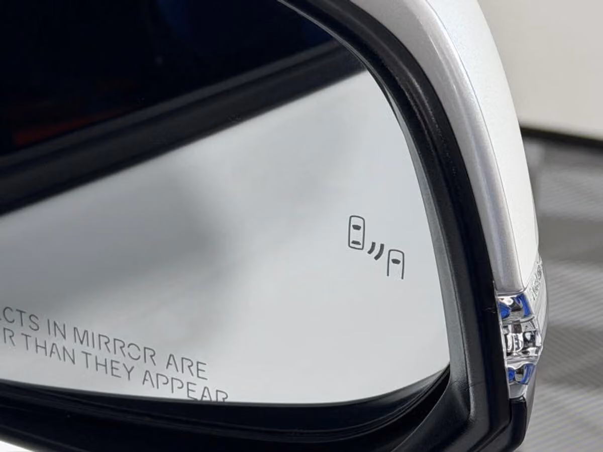 2024 Toyota RAV4 Hybrid Limited Image 22