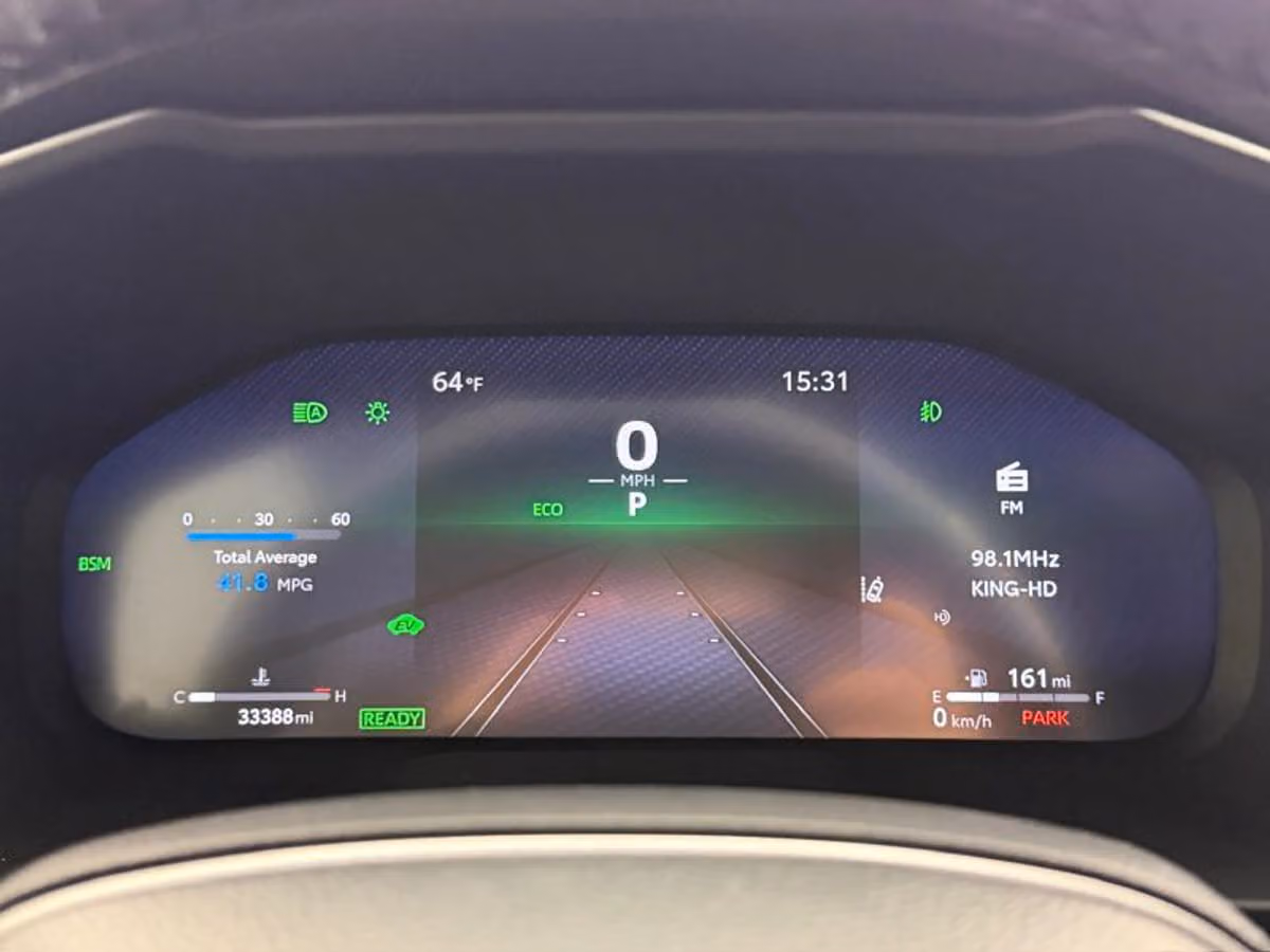 2024 Toyota RAV4 Hybrid Limited Image 31