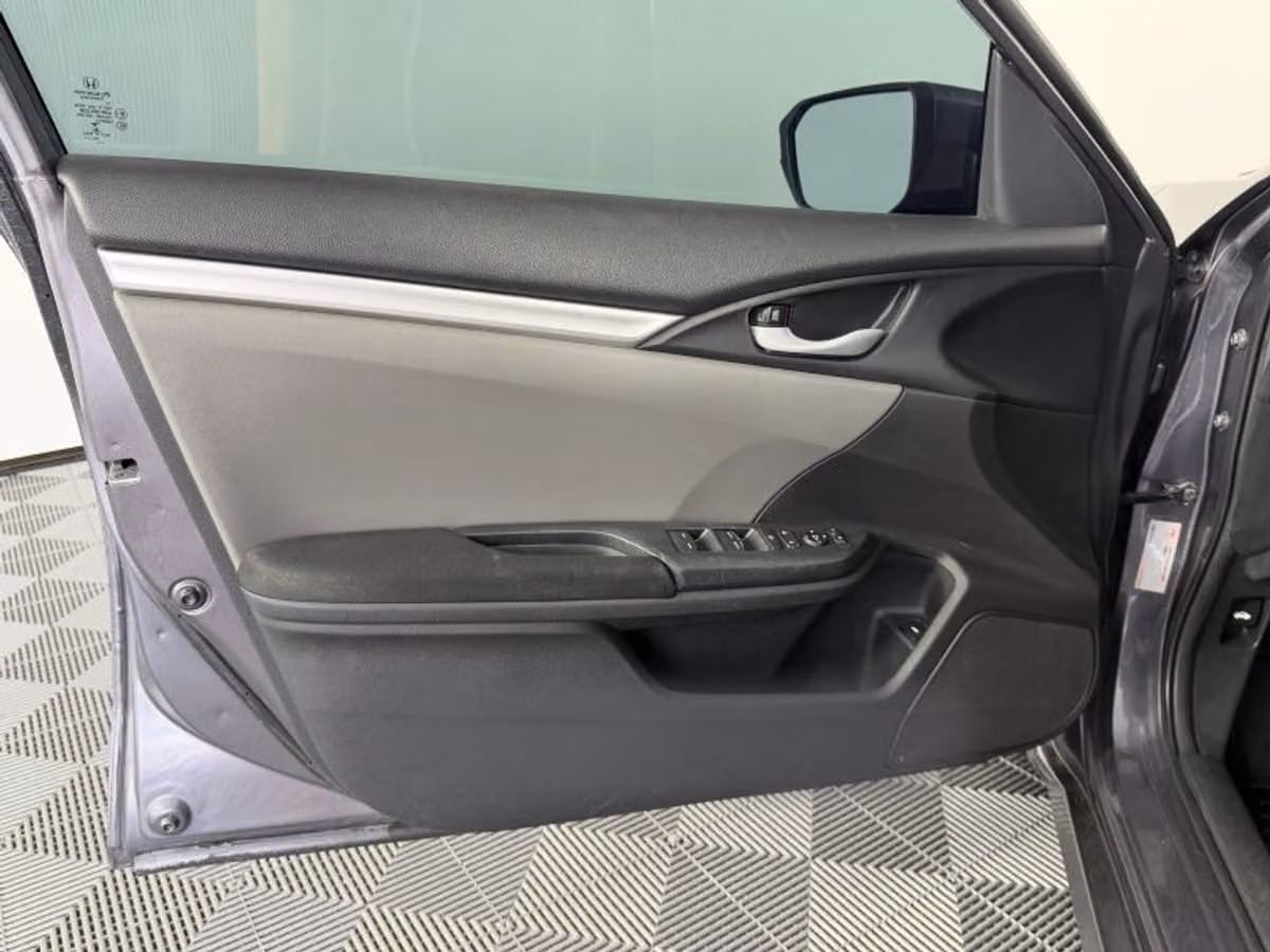 2019 Honda Civic LX Image 30