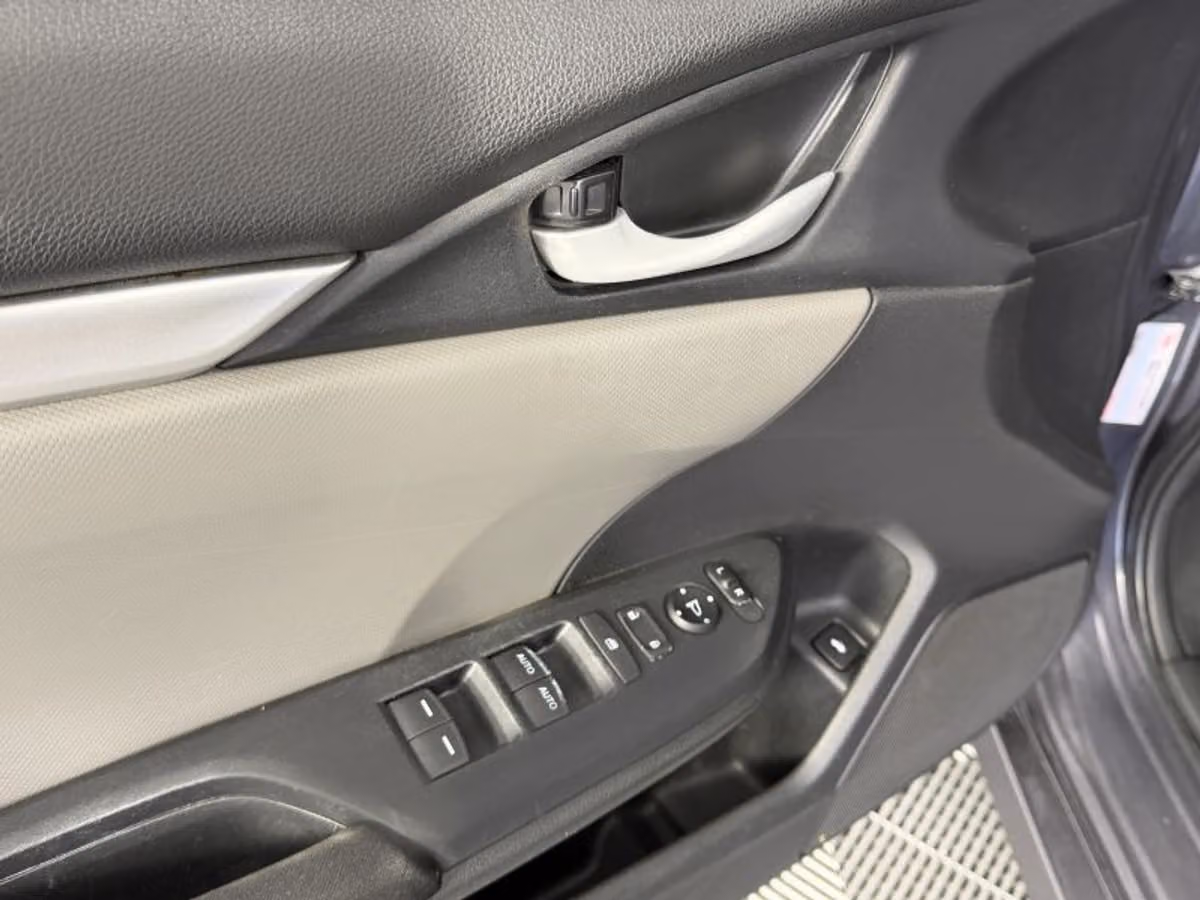 2019 Honda Civic LX Image 31