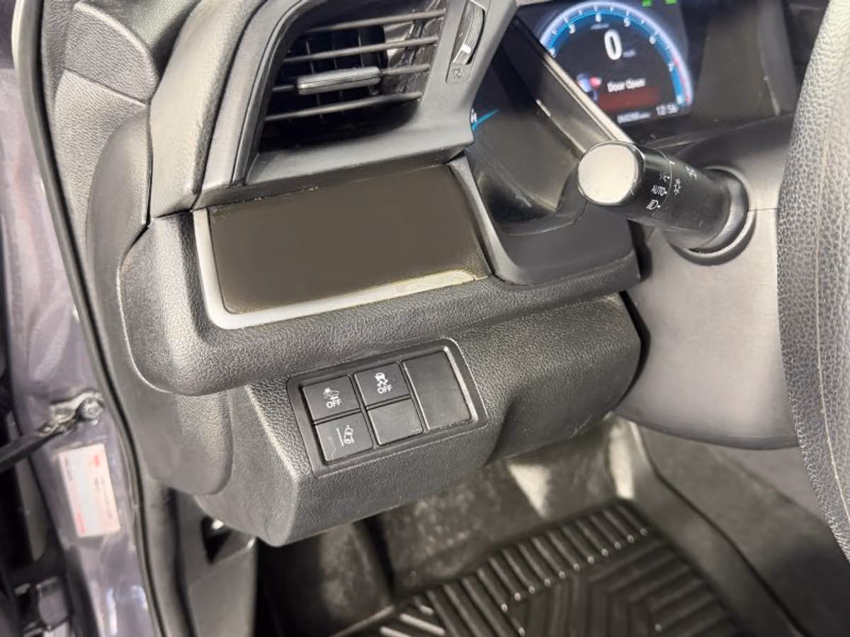 2019 Honda Civic LX Image 32