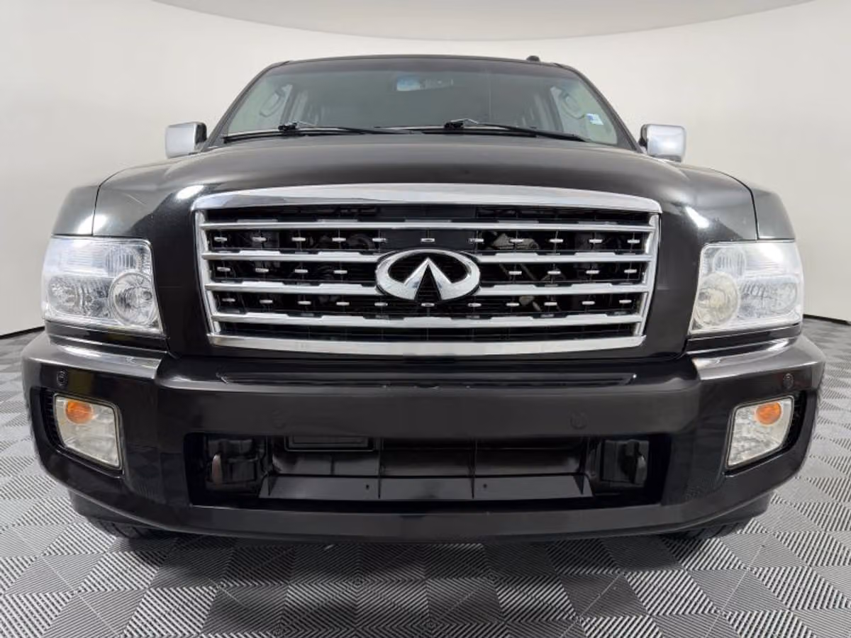 2009 INFINITI QX56 Base Image 3