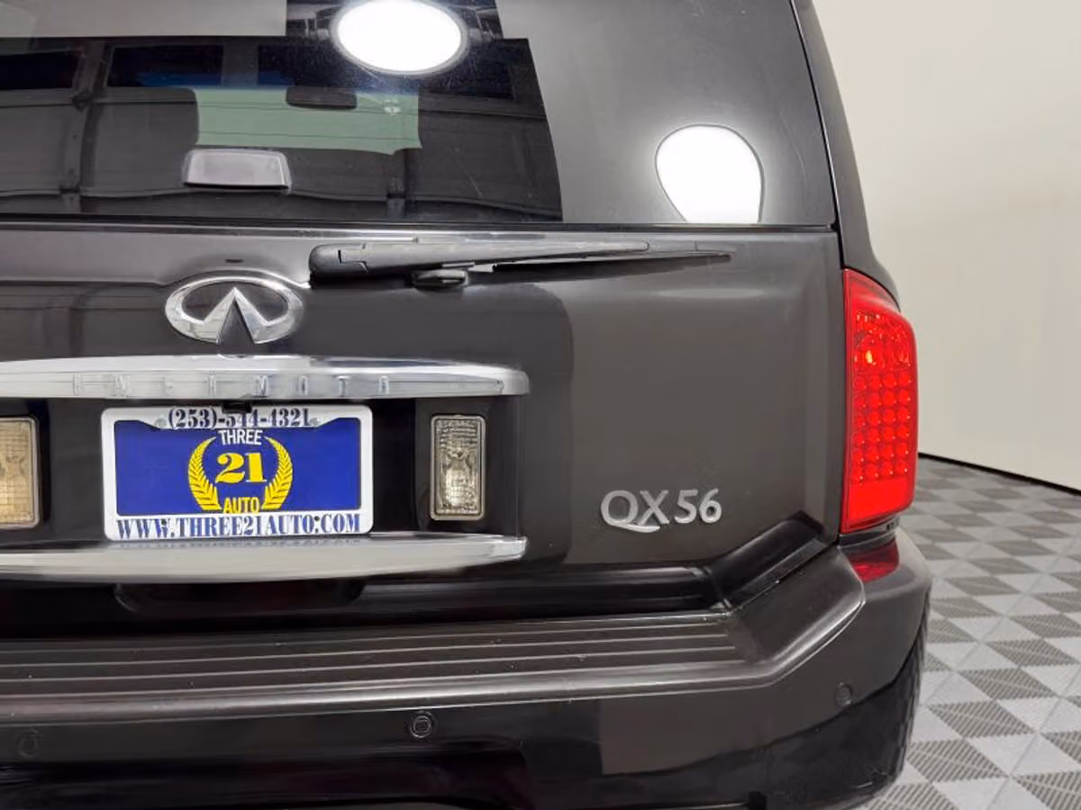 2009 INFINITI QX56 Base Image 11