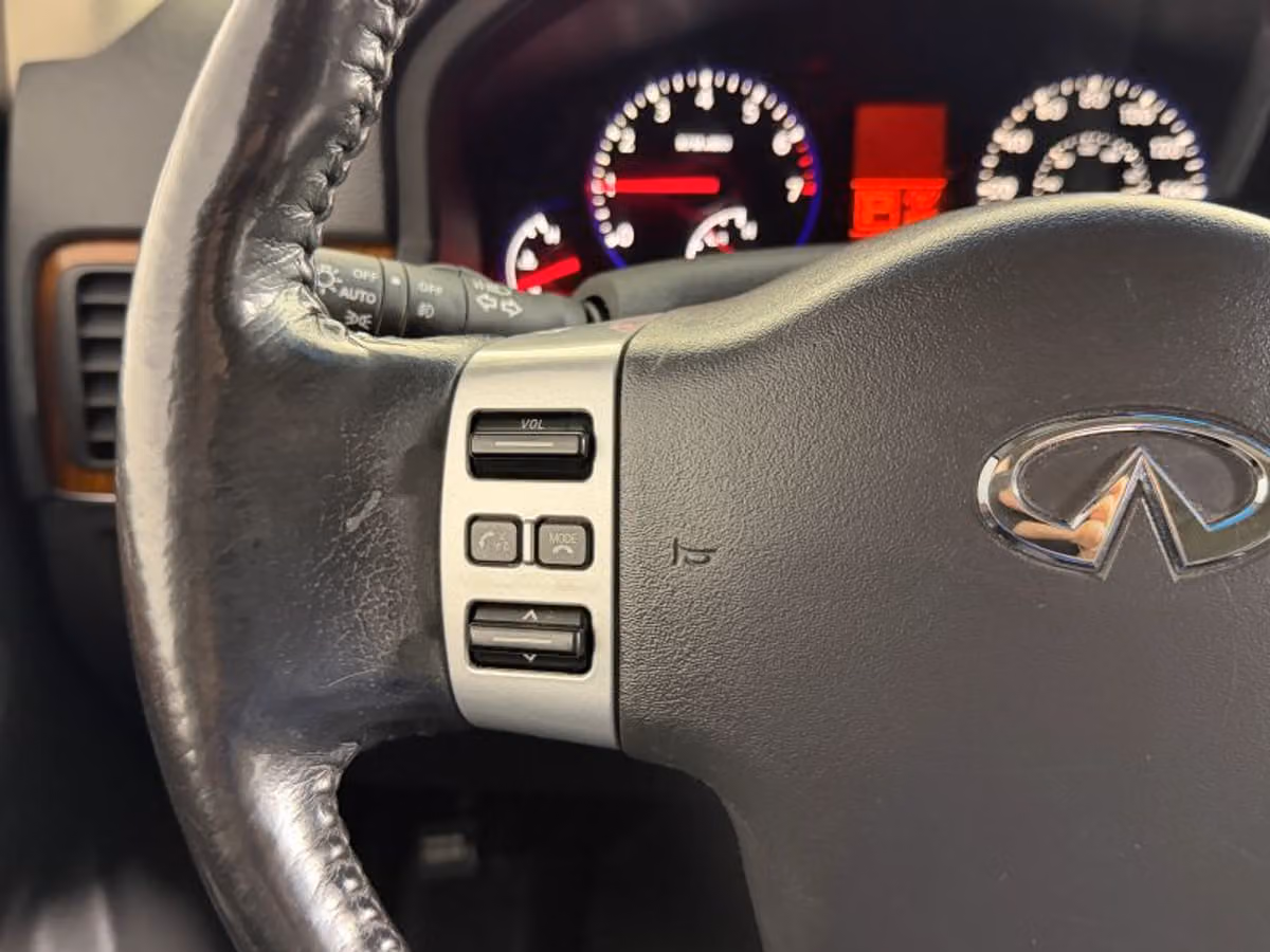 2009 INFINITI QX56 Base Image 23