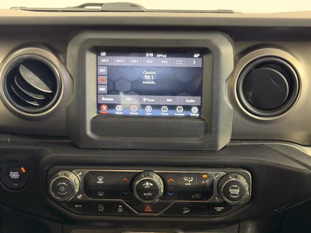 2020 Jeep Wrangler Unlimited Willys Image 13