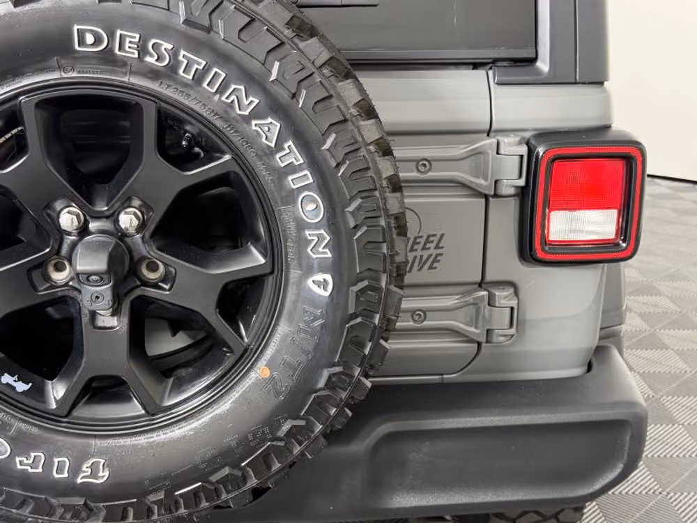 2020 Jeep Wrangler Unlimited Willys Image 21