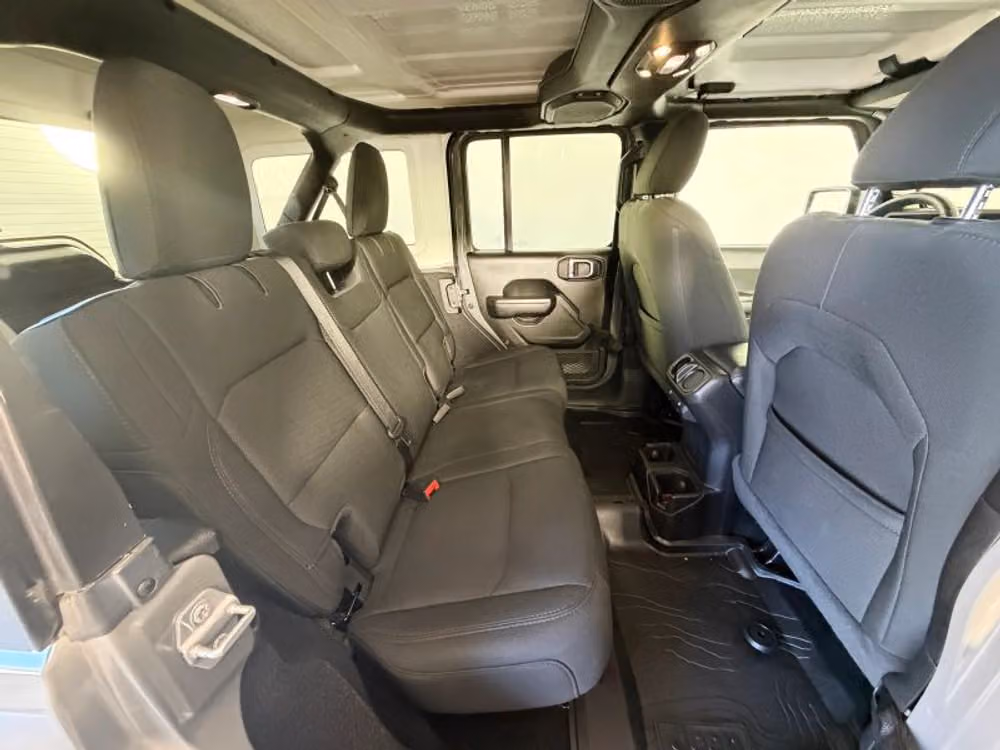2020 Jeep Wrangler Unlimited Willys Image 35