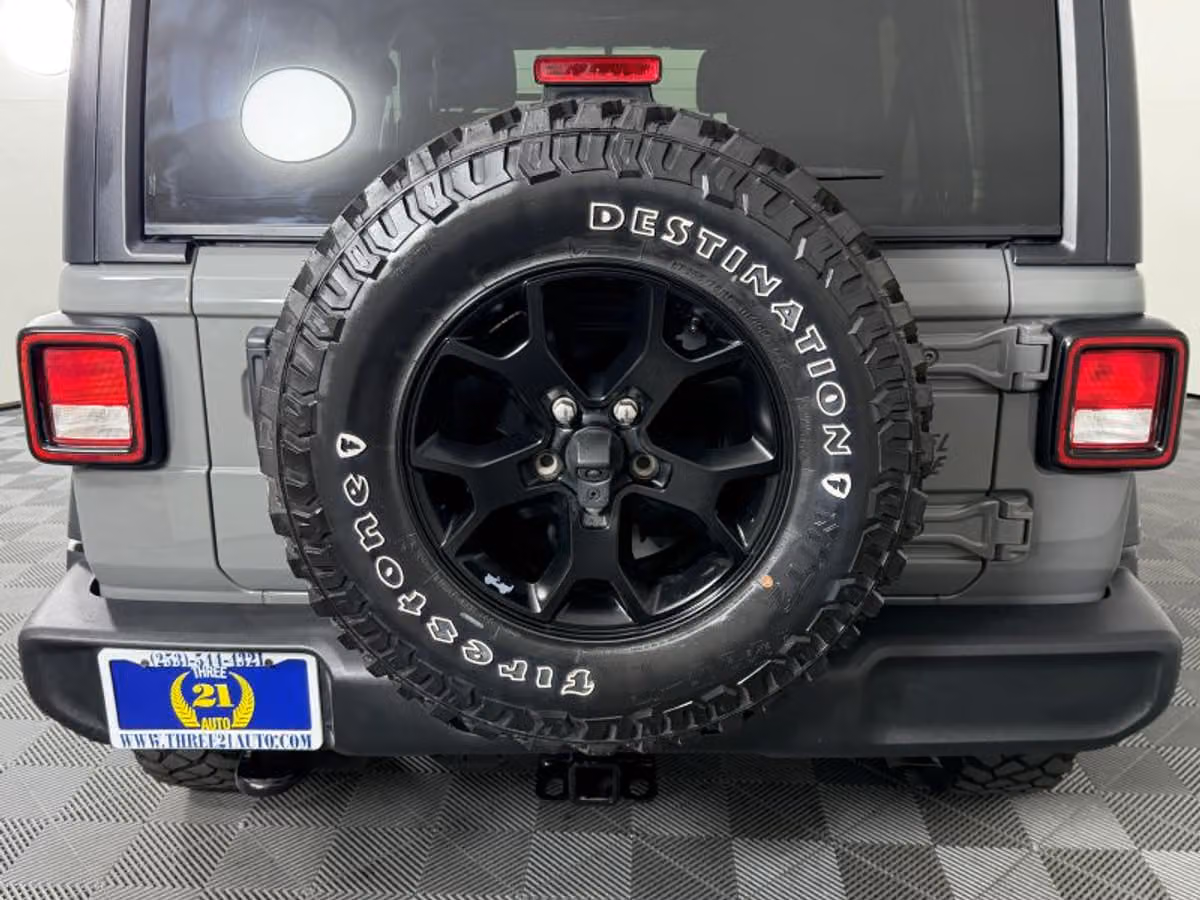 2020 Jeep Wrangler Unlimited Willys Image 19