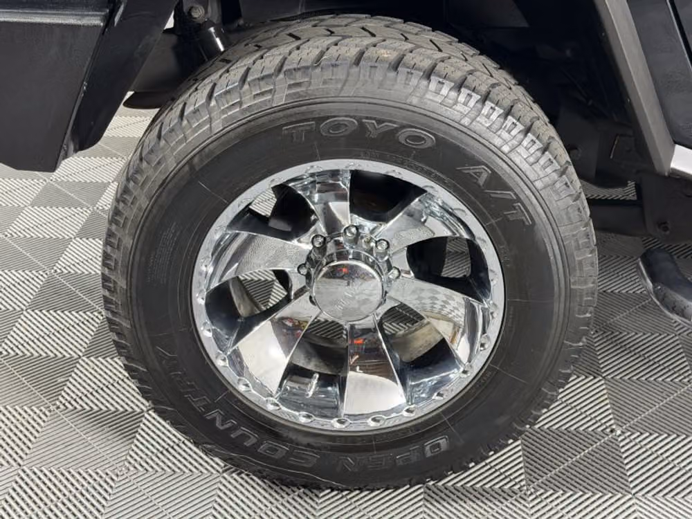 2005 HUMMER H2 Sport Utility 4D Image 25
